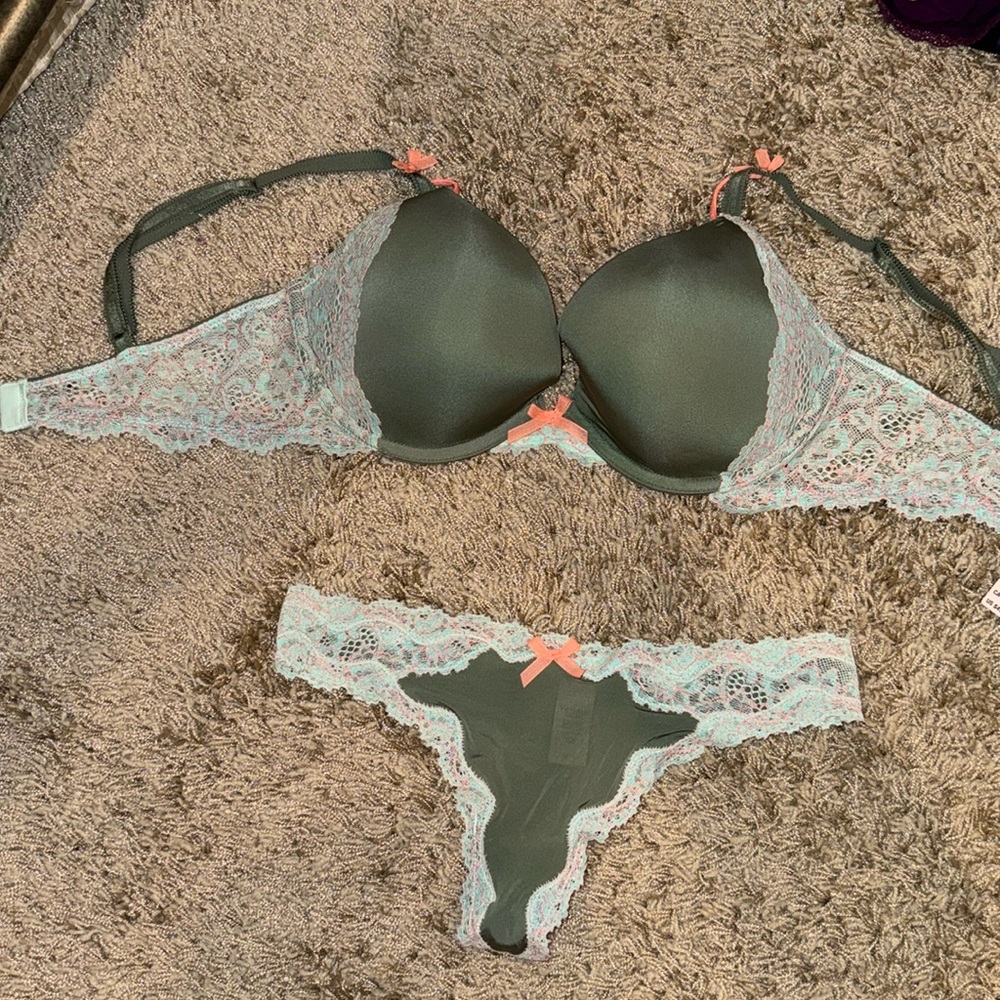 Victoria’s Secret Bra and thong panty set with tags